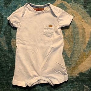 Like new 7 For all Mankind romper sz 0-3m
